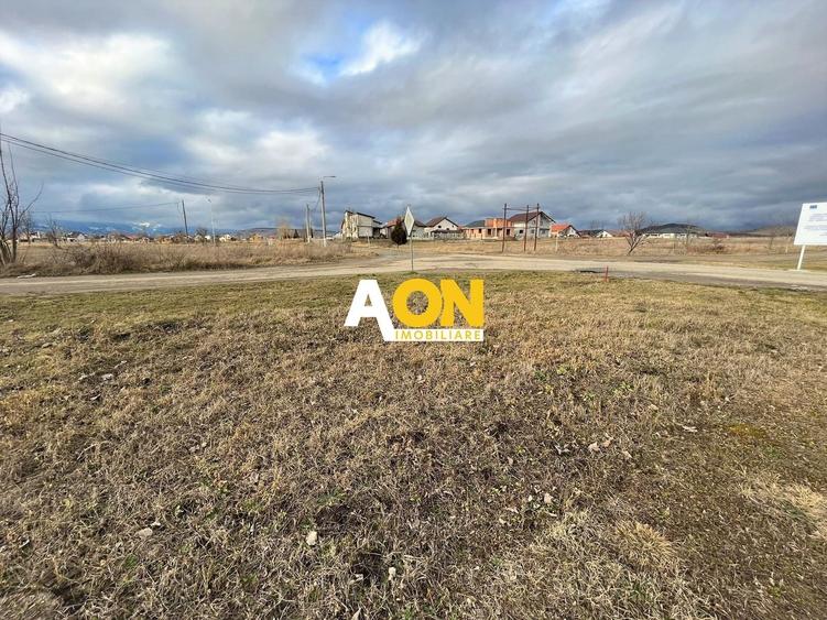 Teren Construcții intravilan de 900 mp, în Micești