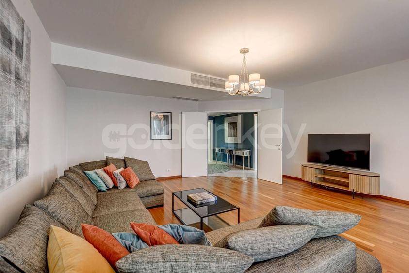 Apartament cu 4 camere decomandat, mobilat în Herăstrău