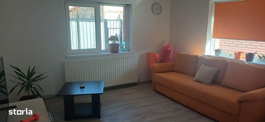 Casă cu 5 camere cu Teren 347 Mp în Central