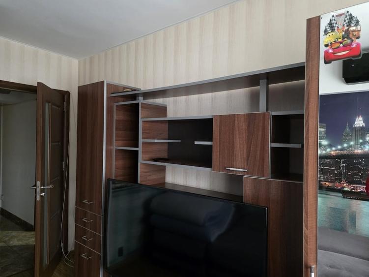 Apartament cu 3 camere decomandat în Gorjului