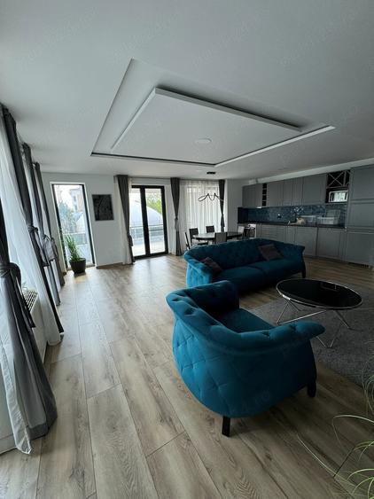 Apartament cu 4 camere decomandat în Pipera