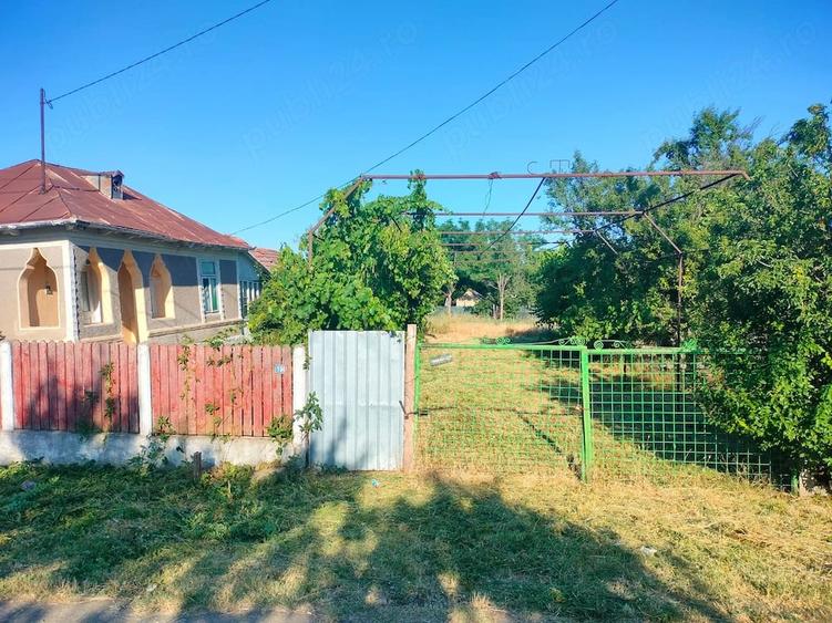 Casă cu Teren 887 Mp în Padina