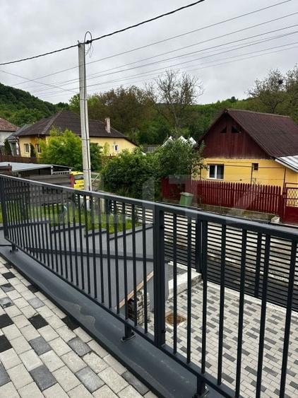 Casă individuală cu 5 camere cu Canalizare în Florești
