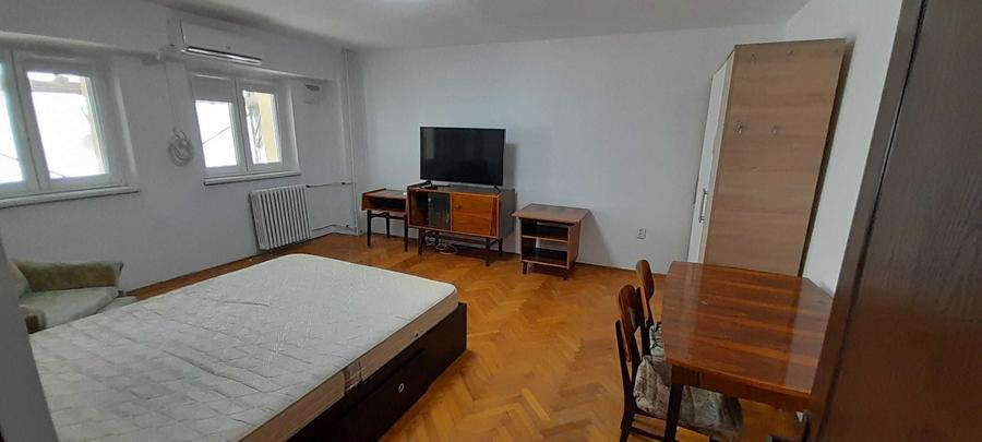 Apartament cu 2 camere decomandat în Calea Călărașilor