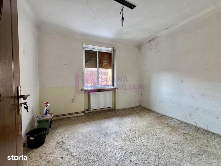 Casă cu 4 camere în Lazaret
