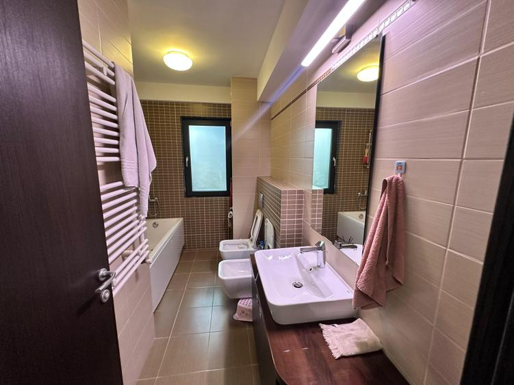 Apartament cu 3 camere în Păcurari