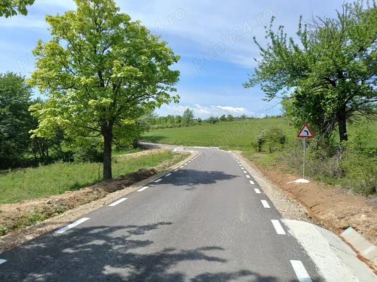 Teren în Podeni