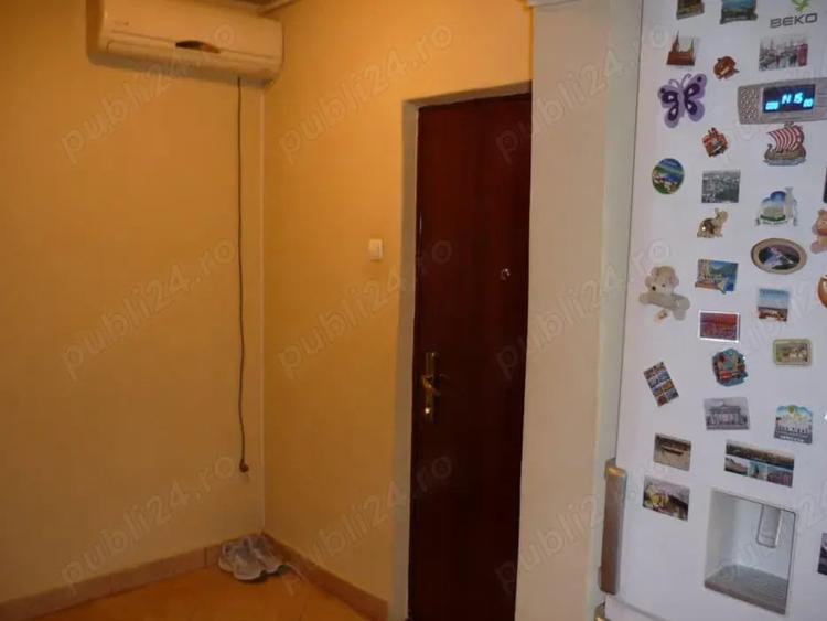 Apartament cu 3 camere decomandat în Fetești-Gară