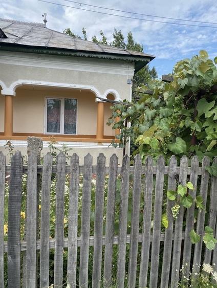 Casă cu 3 camere în Suseni
