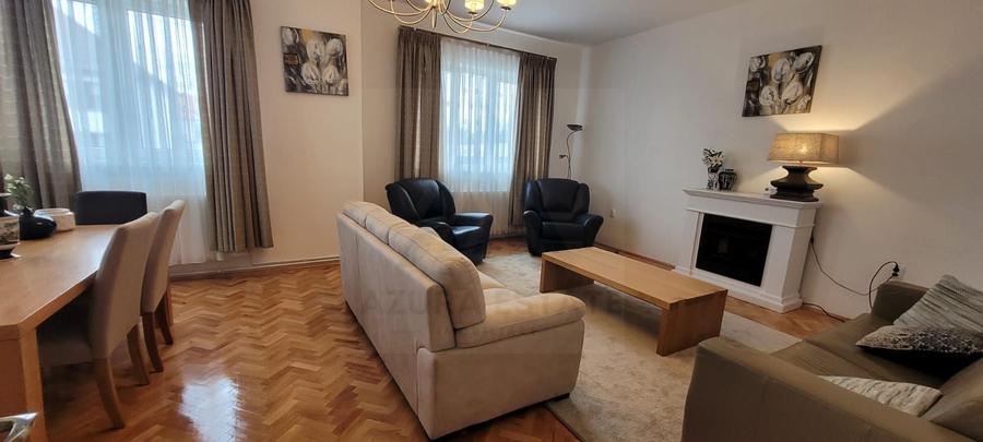 Duplex cu 4 camere cu Canalizare în Central