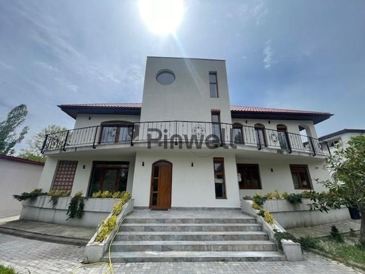 Casă individuală cu 10 camere cu Canalizare în Iancu Nicolae