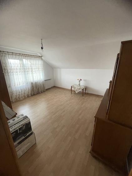Casă cu 2 camere cu Teren 1200 Mp în Central