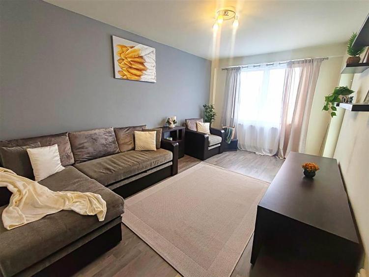Apartament cu 3 camere circular, mobilat în Astra