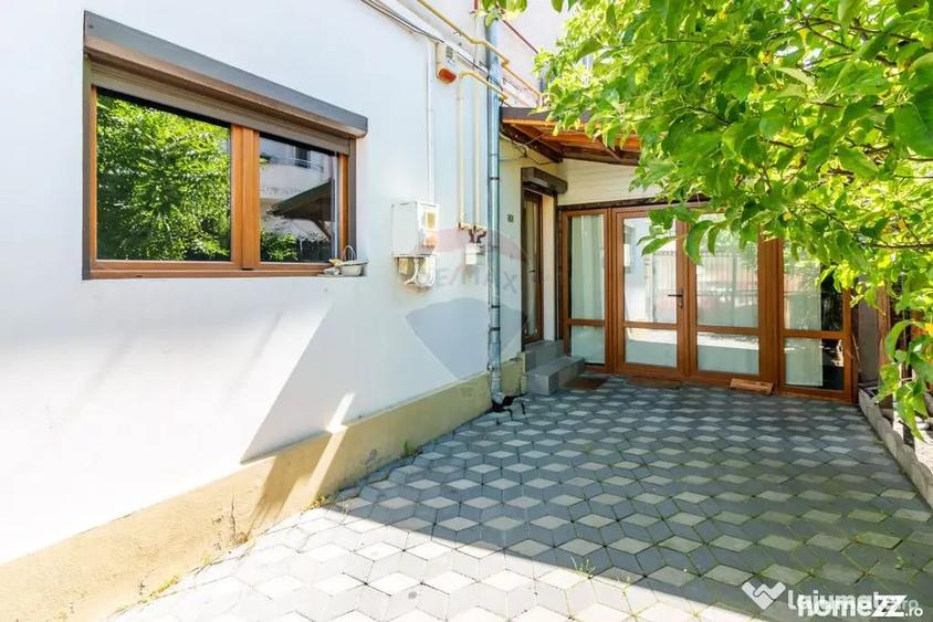 Apartament cu 4 camere semidecomandat în Turda