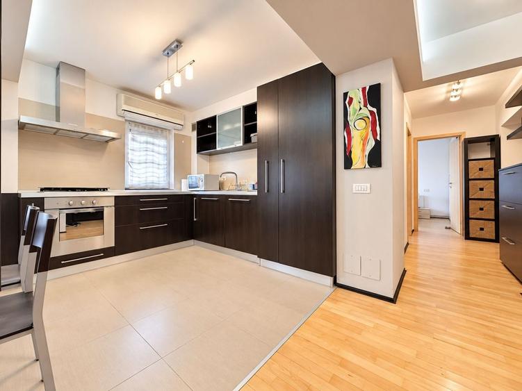 Apartament cu 3 camere decomandat, mobilat în Circumvalațiunii