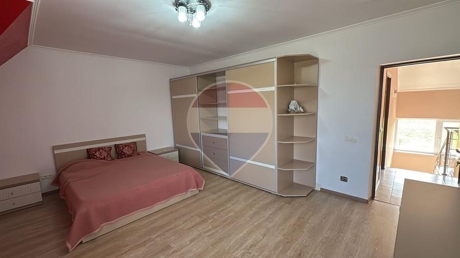 Casă individuală cu 5 camere cu Teren 535 Mp în Sântandrei