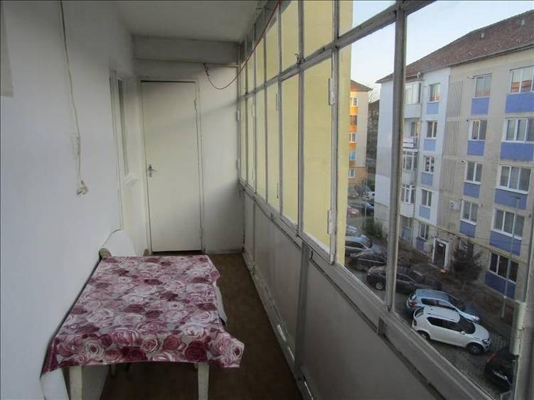 Apartament doua camere, decomandat, central , str. Noica - 11