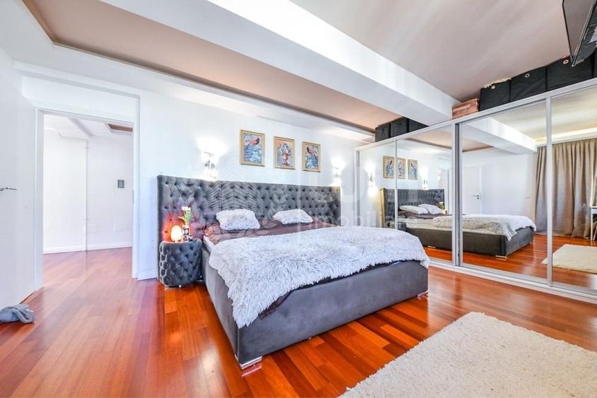 Penthouse cu 3 camere semidecomandat, mobilat în Bună Ziua