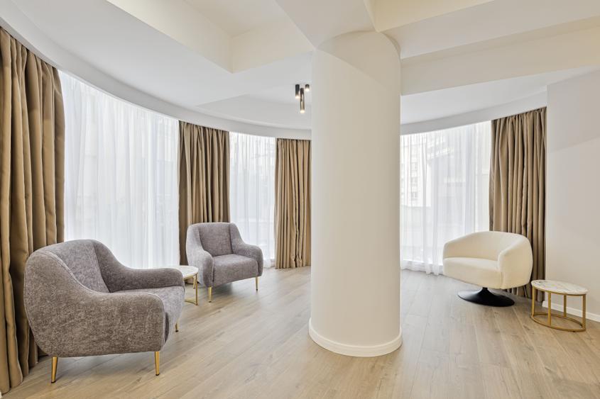 Apartament cu 3 camere semidecomandat în Aviației