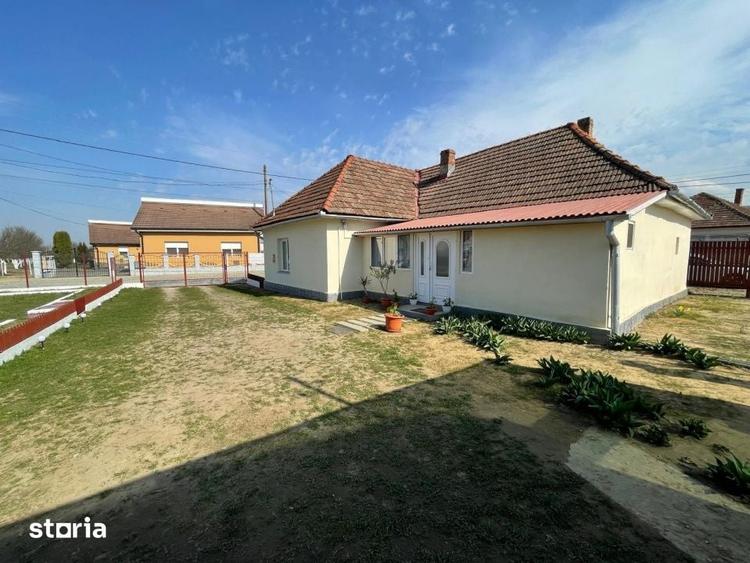 Casă cu 2 camere cu Teren 1160 Mp în Central