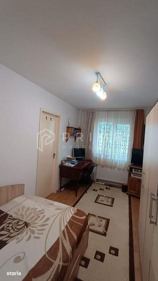 Apartament cu 3 camere semidecomandat în Dâmbu Pietros