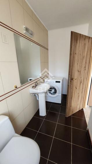 Duplex cu 4 camere cu Canalizare în Sud