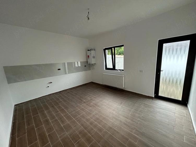 Casă cu 6 camere cu Teren 380 Mp în Central