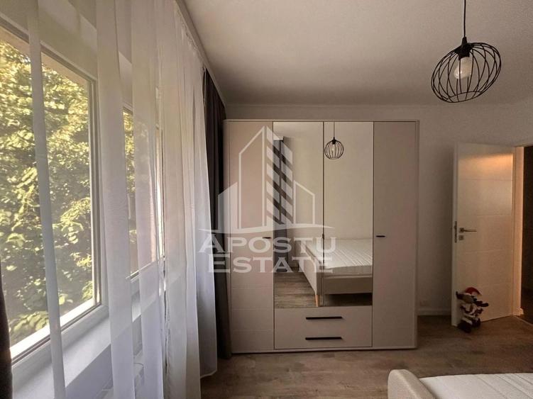 Apartament cu 3 camere decomandat, mobilat în Aradului