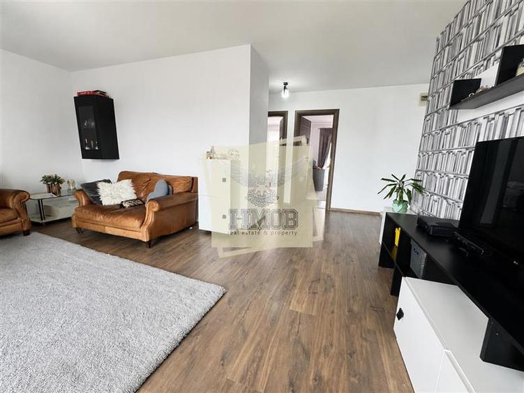 Apartament cu 3 camere decomandat, mobilat în Exterior Sud