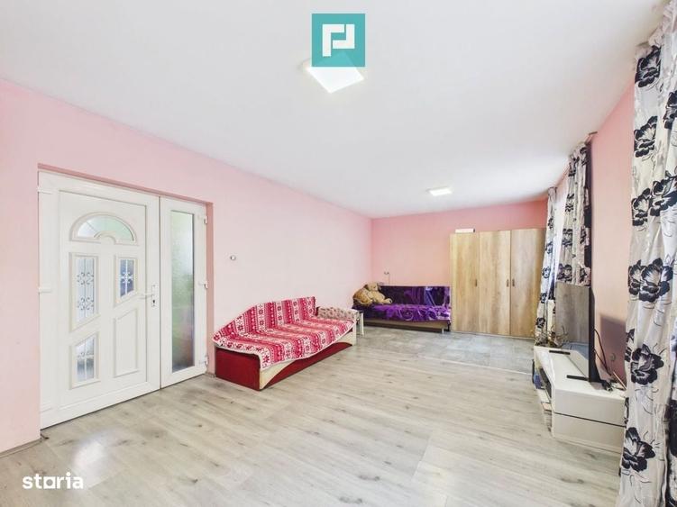 Casa P+E cu doua apartamente, zona Dragasani - 9