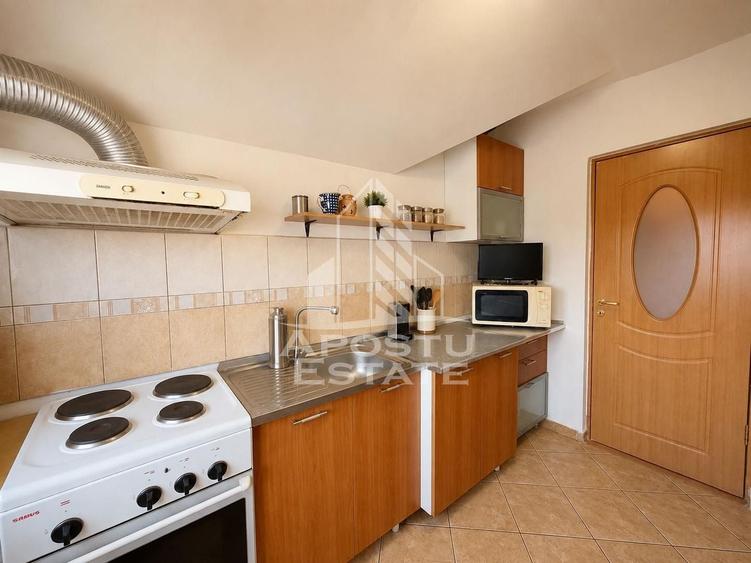 Apartament cu 2 camere decomandat, mobilat în Girocului