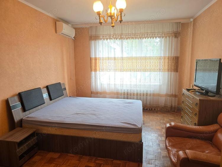 Garsonieră decomandată în 13 Septembrie