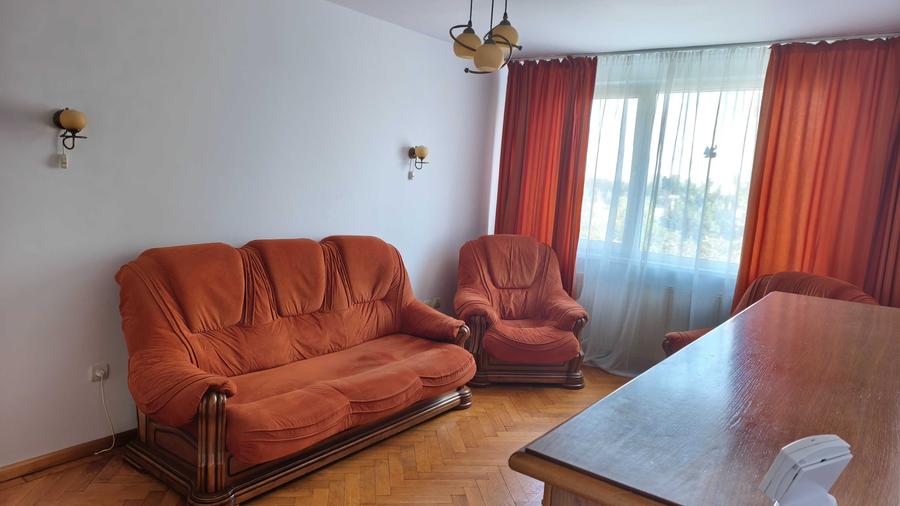 Apartament cu 3 camere semidecomandat în Ultracentral