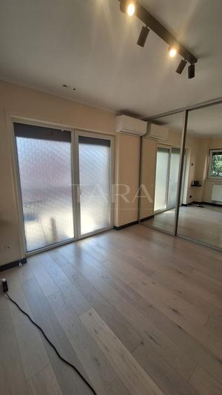 Apartament cu 3 camere decomandat, mobilat în Bună Ziua