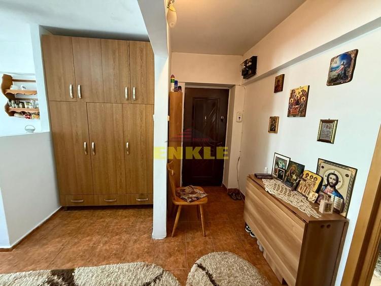 Apartament spațios de vânzare – Zona Școala 16 - 7