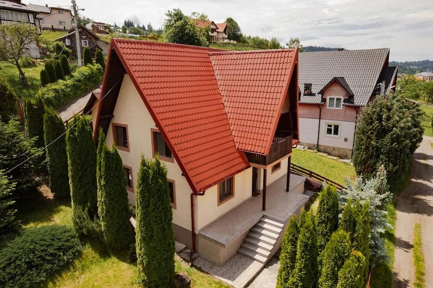Casă cu 5 camere cu Teren 476 Mp în Central