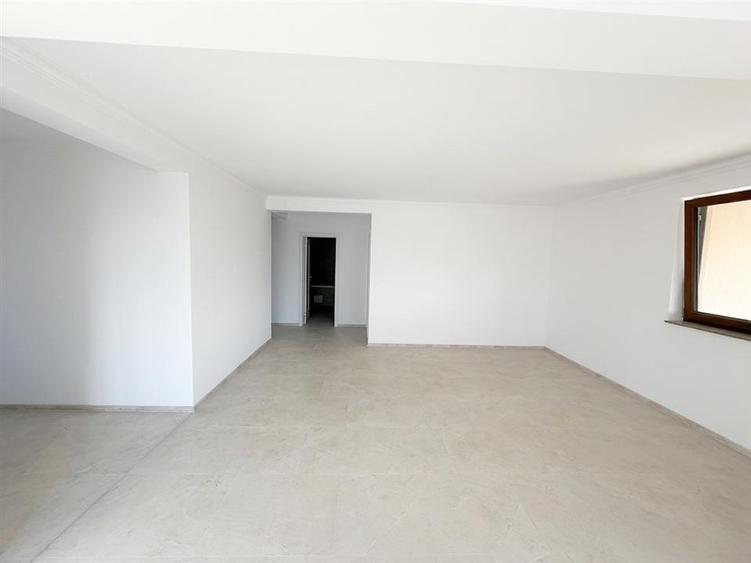 Casă cu 4 camere cu Teren 500 Mp în Sântandrei