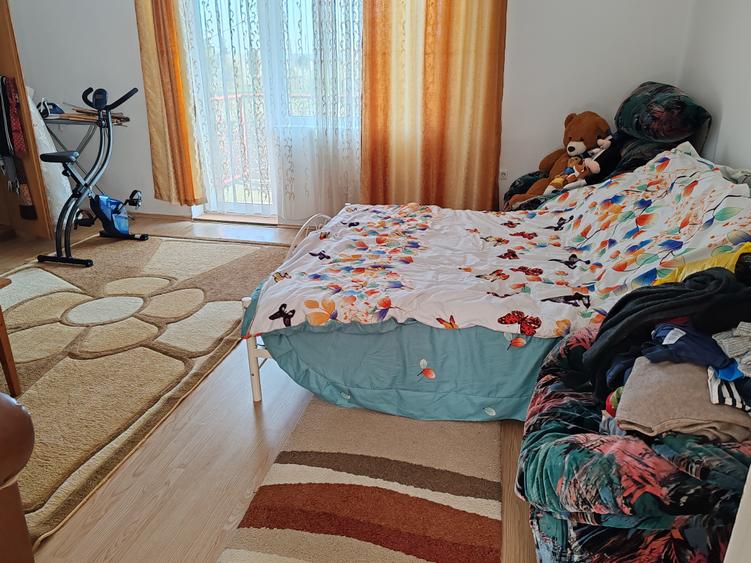 Casă cu 3 camere cu Canalizare în Central