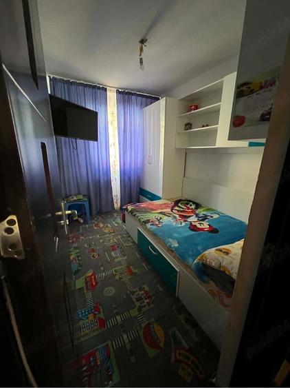 Apartament cu 3 camere semidecomandat în Găvana