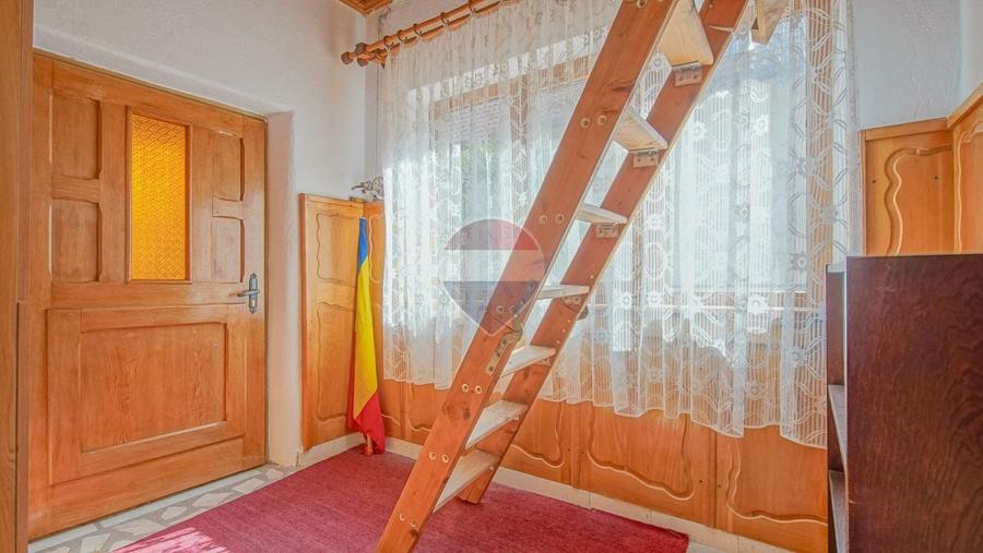Casă individuală cu 5 camere cu Teren 1555 Mp în Satulung