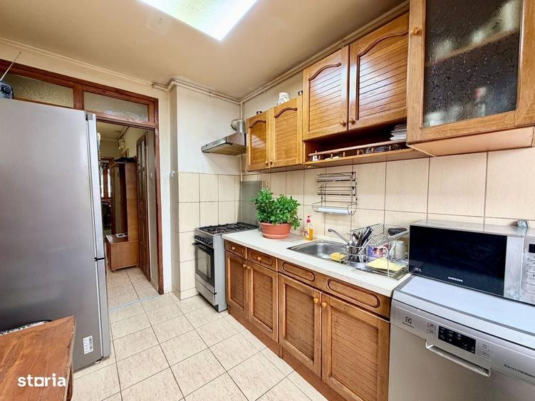 Apartament cu 3 camere decomandat în Central
