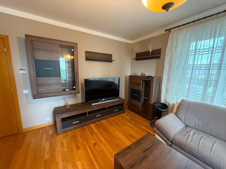 Apartament cu 2 camere semidecomandat în Splaiul Unirii