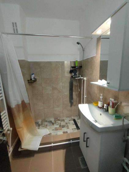 Apartament cu 3 camere decomandat în Iancului
