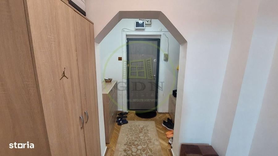 Apartament cu 2 camere decomandat în 1 Mai — fotografia 3