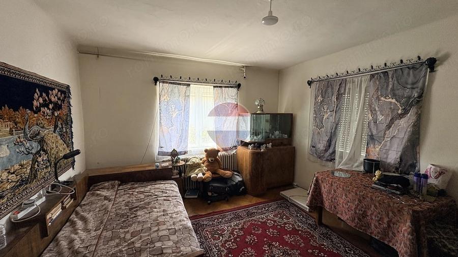 Casă cu 5 camere cu Teren 716 Mp în Sud