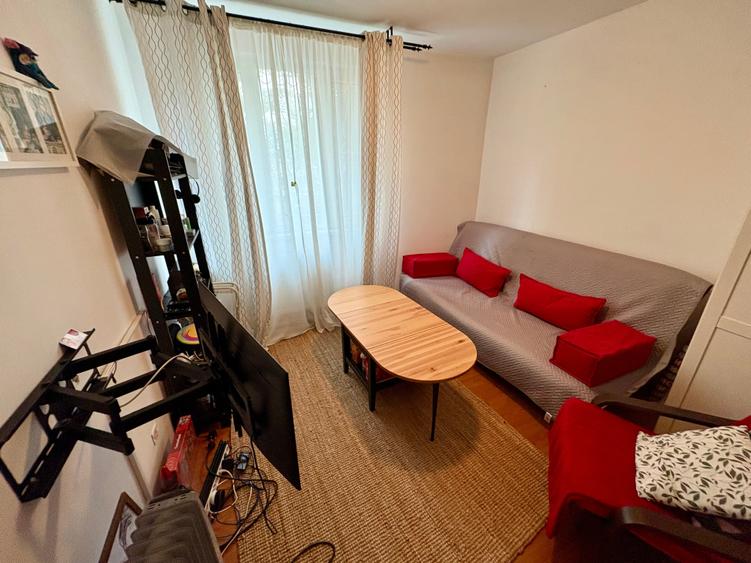 Apartament cu 3 camere semidecomandat în Drumul Taberei