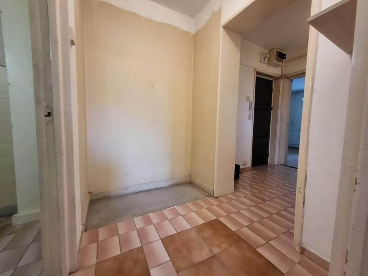 Apartament cu 4 camere semidecomandat în Nicolae Grigorescu