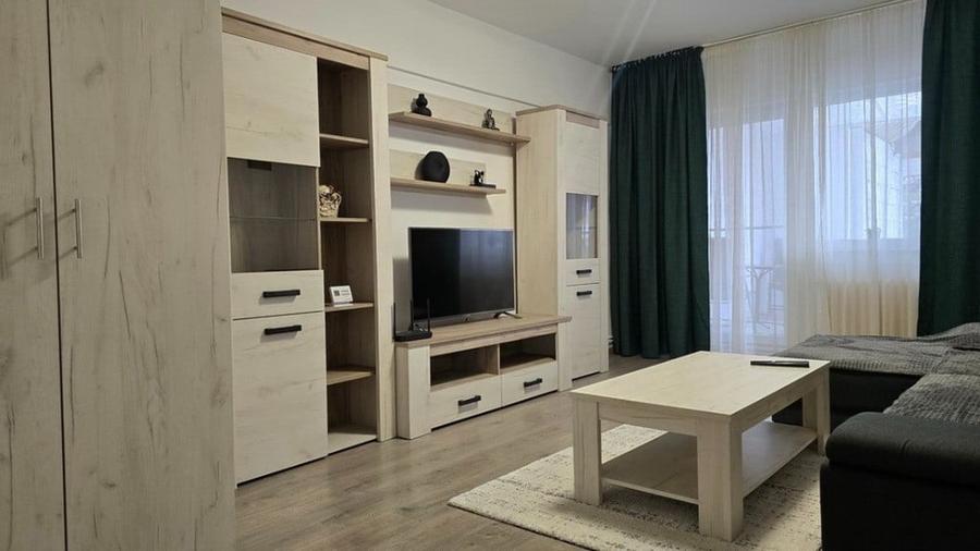 Apartament cu 2 camere decomandat în 22 Decembrie