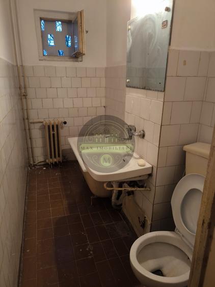 Apartament cu 3 camere nedecomandat în Malu Roșu