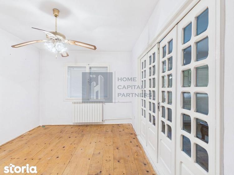 Casă cu 6 camere cu Teren 1690 Mp în Gruiu